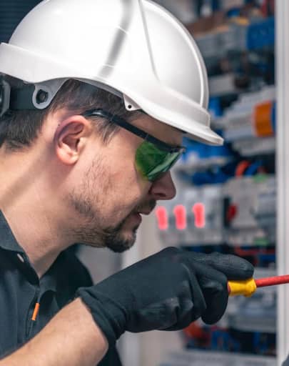 2 Años De Garantía En Material Y Mano De Obra.